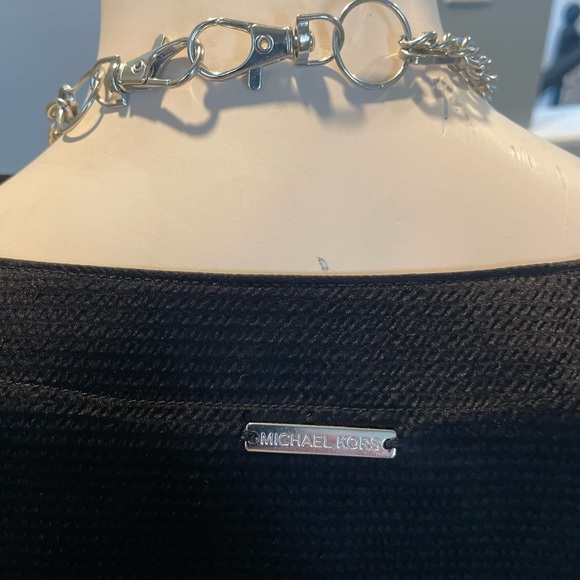 Michael Kors V-Neck Satin 3/4 tie sleeves - Picture 4 of 9